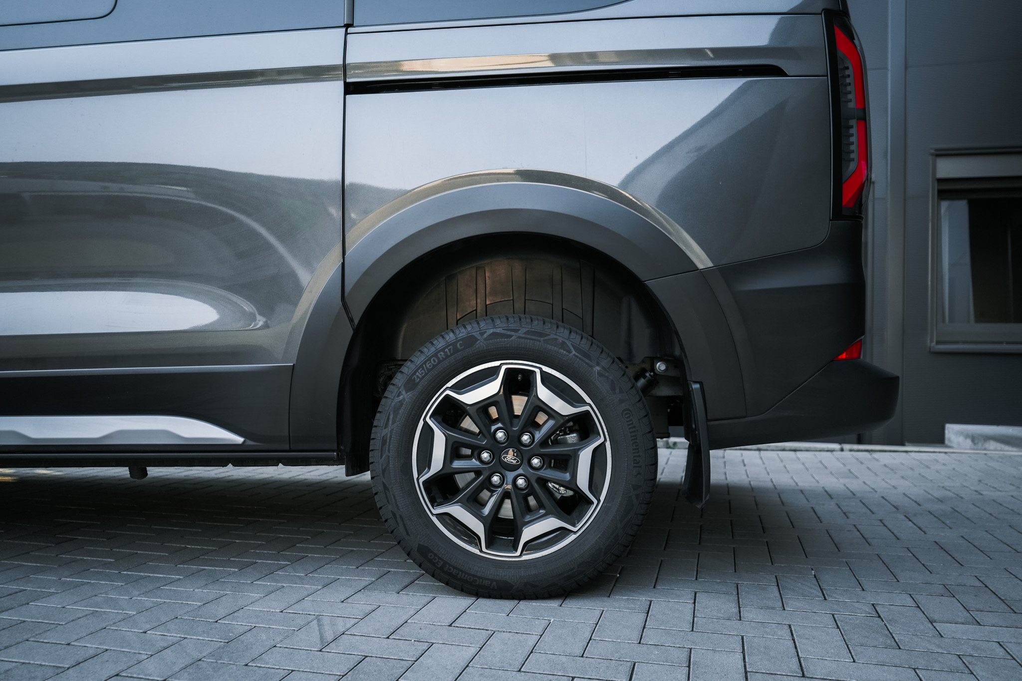 Ford Transit V710 Tourneo Active - Projekt Bild