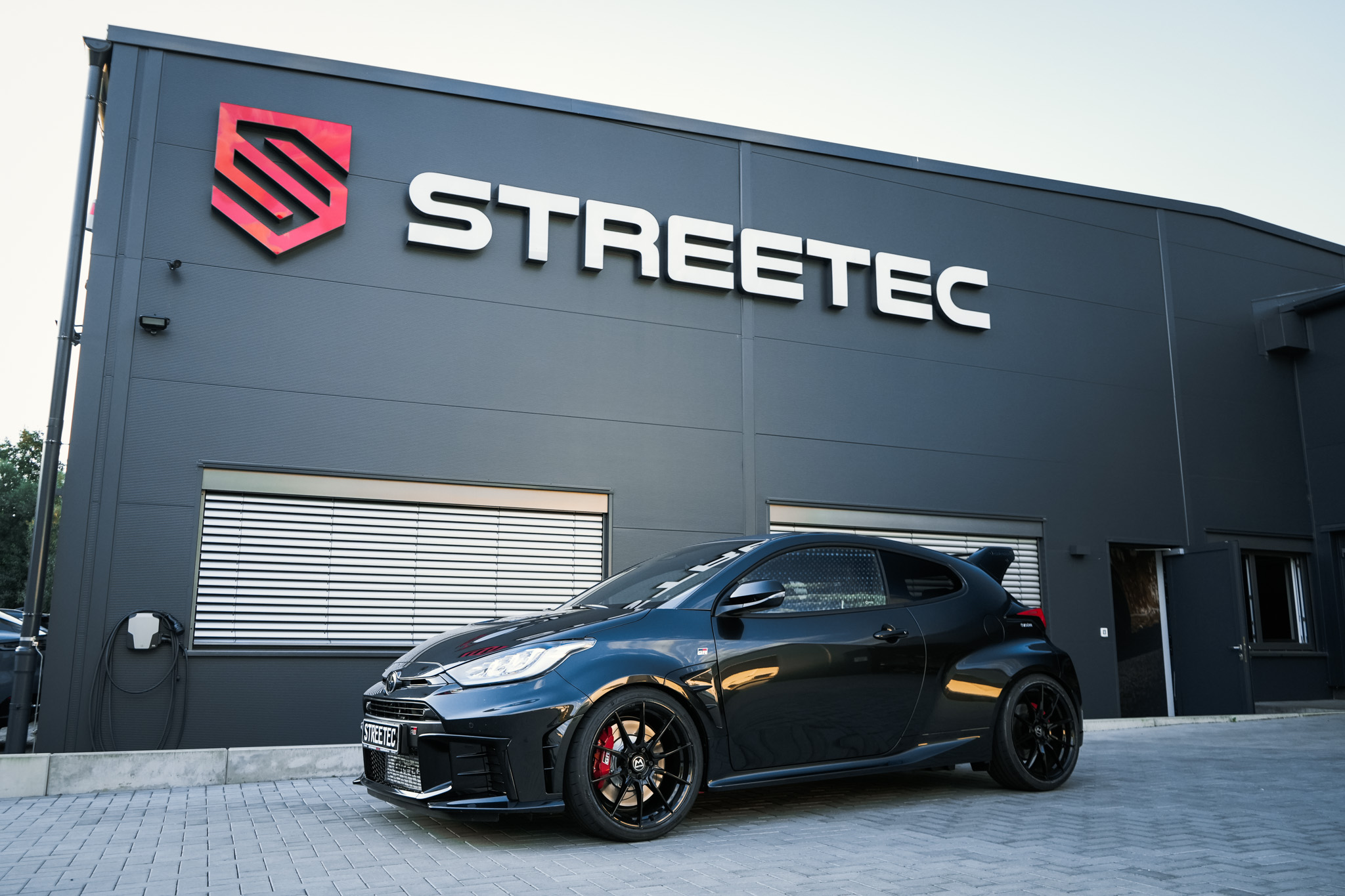 Toyota Yaris GR Aero Performance Pack ALL BLACK - Projekt Bild