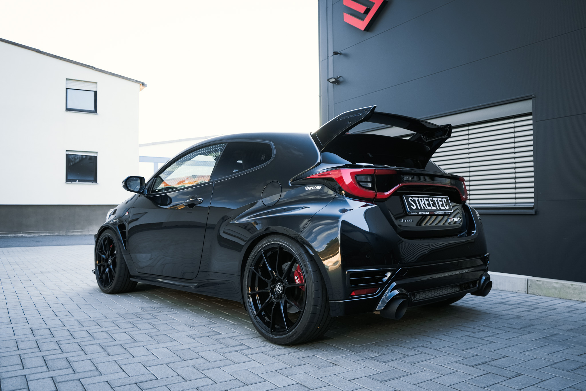 Toyota Yaris GR Aero Performance Pack ALL BLACK - Projekt Bild