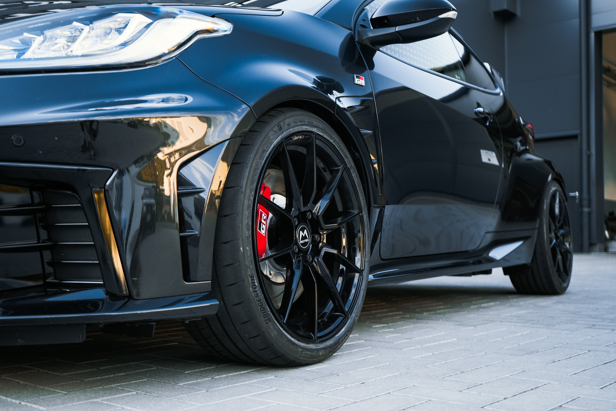 Toyota Yaris GR Aero Performance Pack ALL BLACK - Projekt Bild