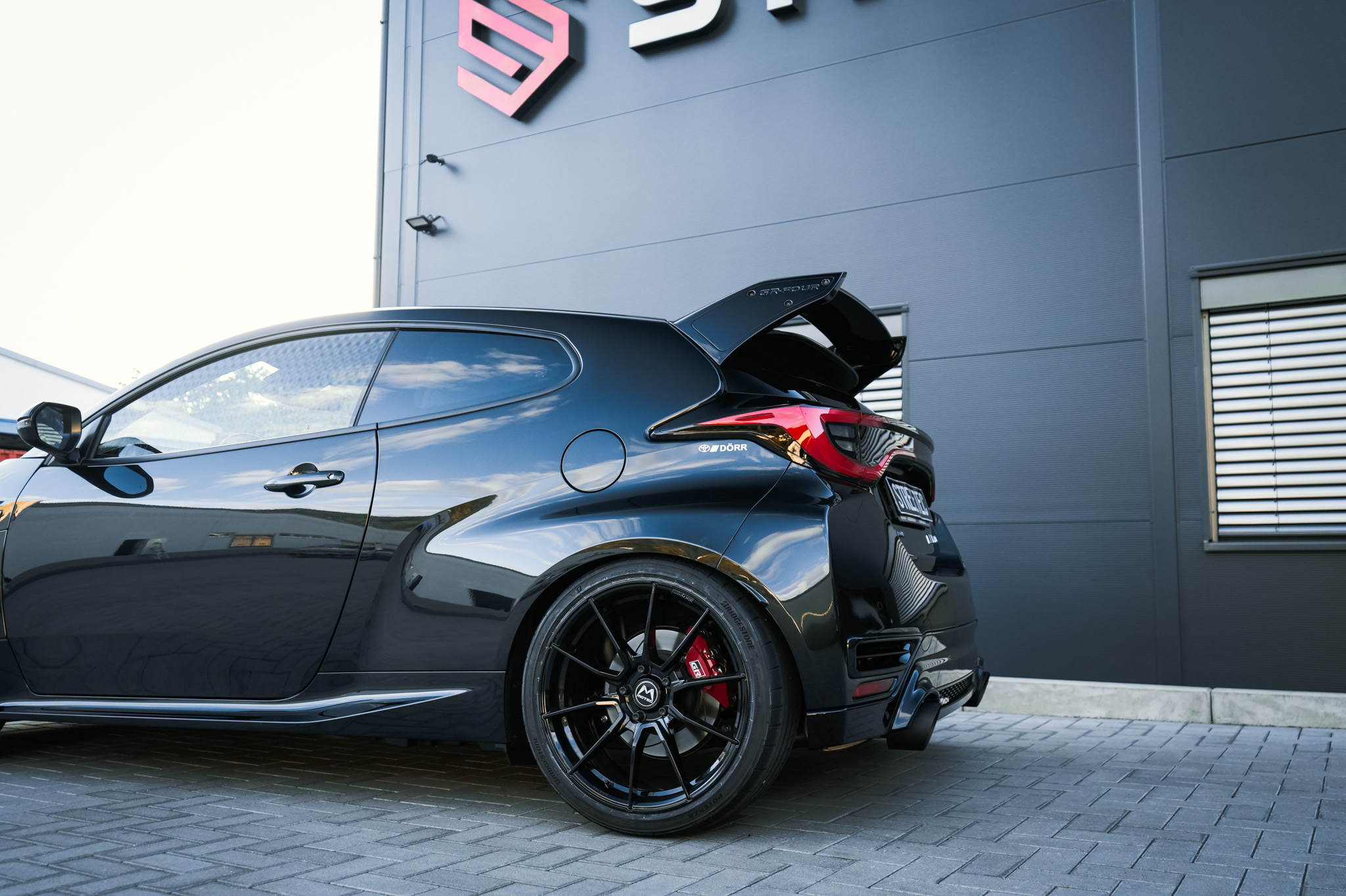 Toyota Yaris GR Aero Performance Pack ALL BLACK - Projekt Bild