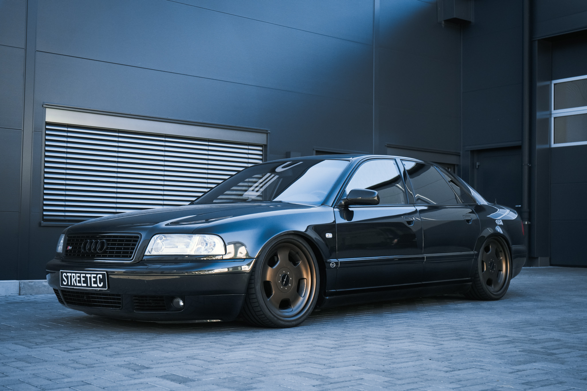 Audi S8 D2 Air & 20" - Projekt Bild