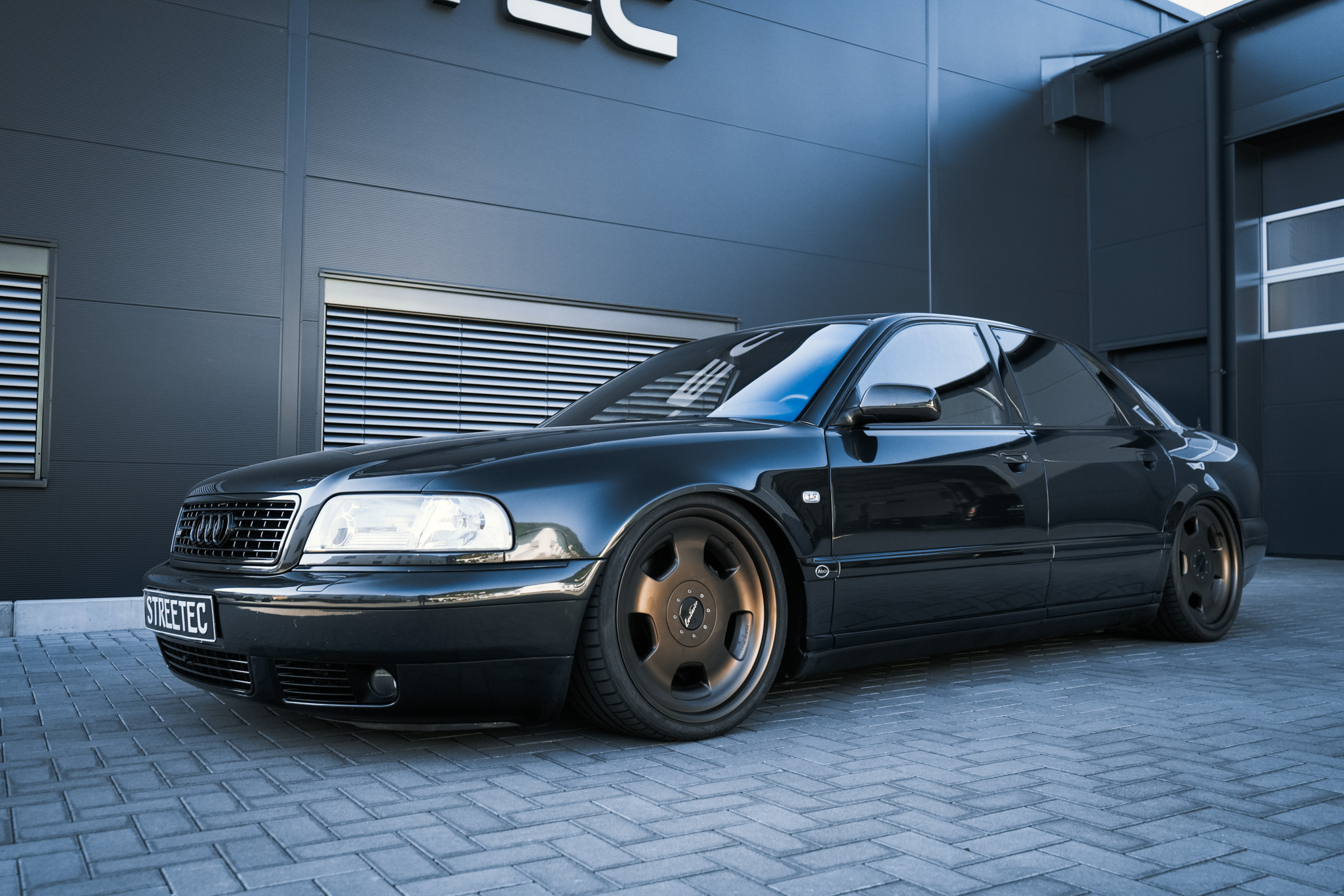 Audi S8 D2 Air & 20" - Projekt Bild