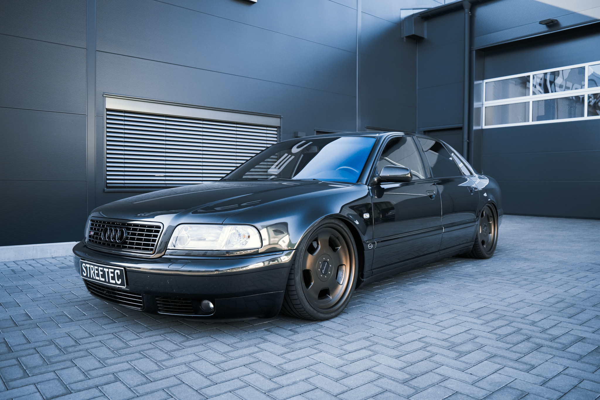 Audi S8 D2 Air & 20" - Projekt Bild