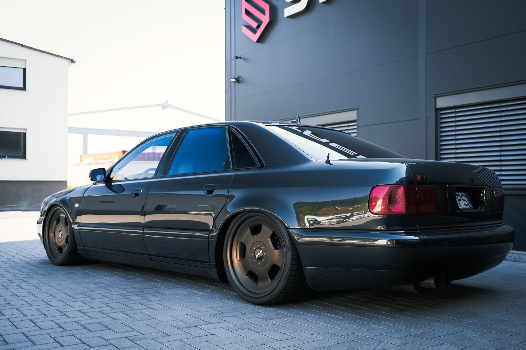 Audi S8 D2 Air & 20" - Projekt Bild