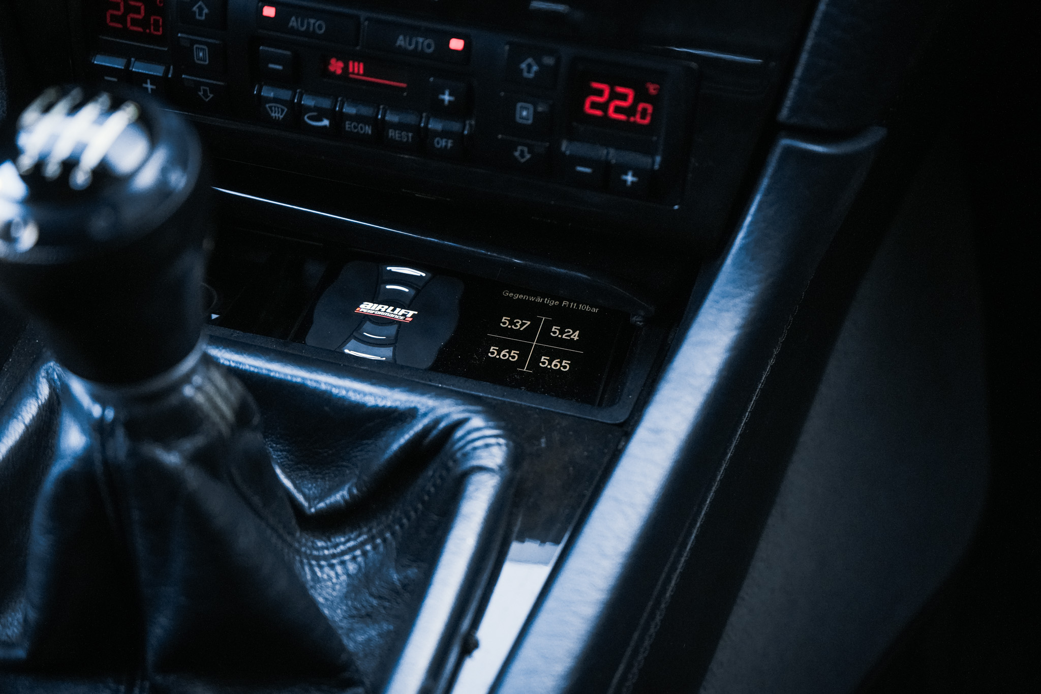 Audi S8 D2 Air & 20" - Projekt Bild