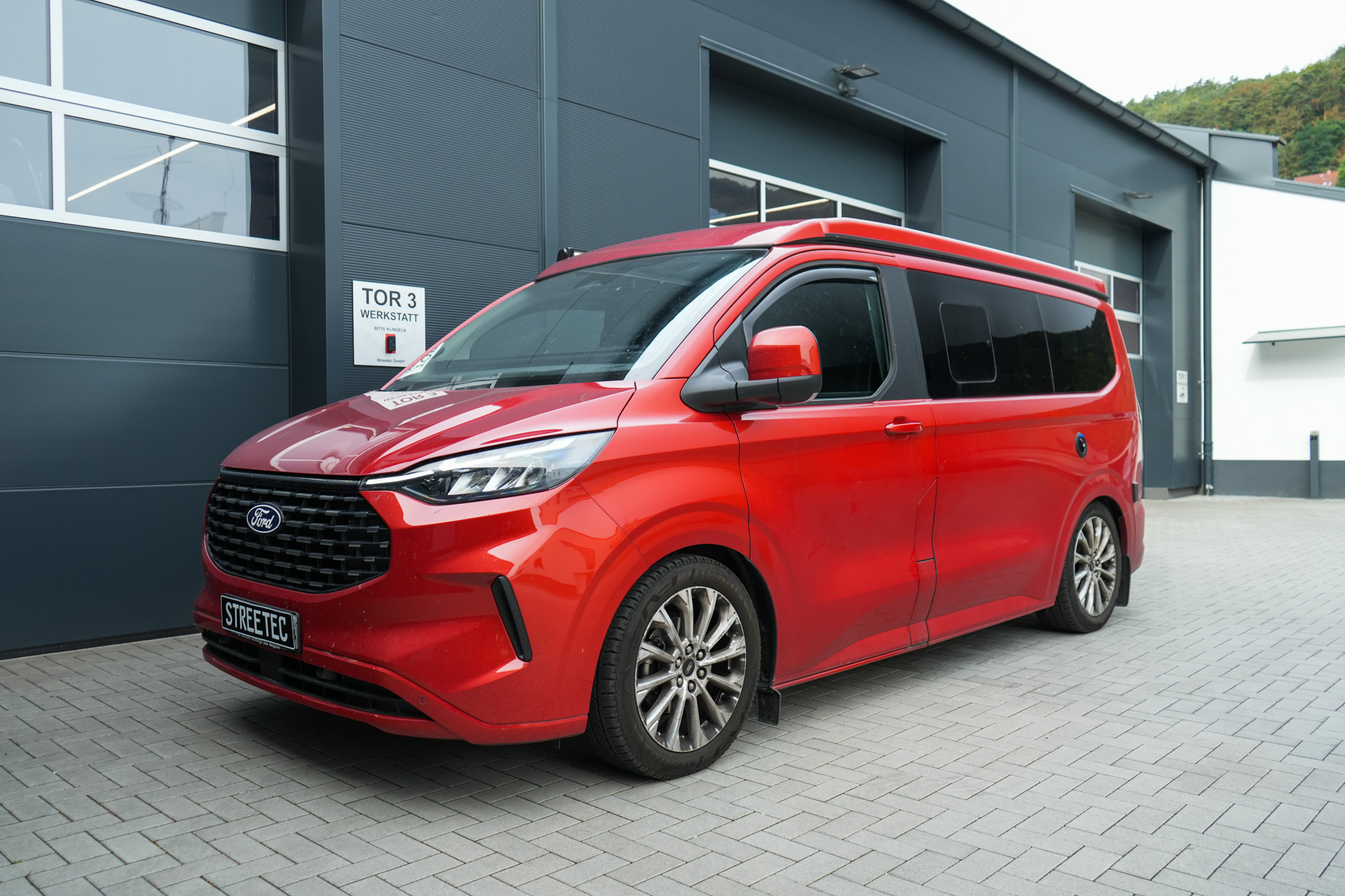 Ford Transit V710 Tourneo Nugget 19" - Projekt Bild