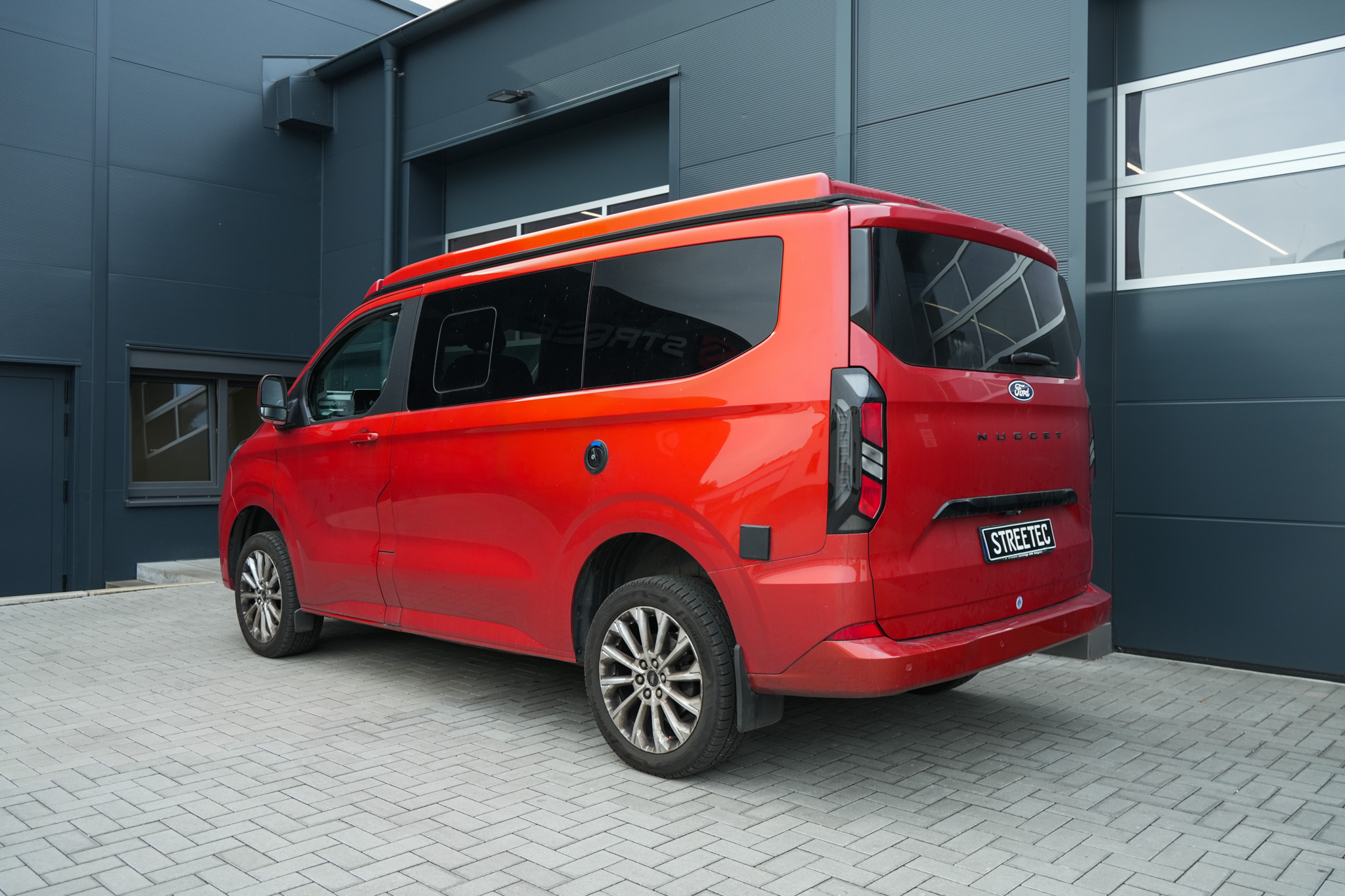 Ford Transit V710 Tourneo Nugget 19" - Projekt Bild