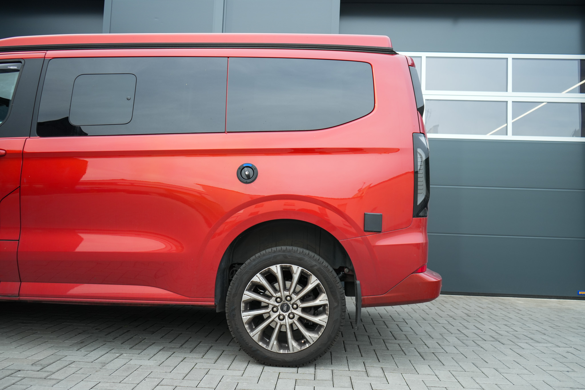 Ford Transit V710 Tourneo Nugget 19" - Projekt Bild
