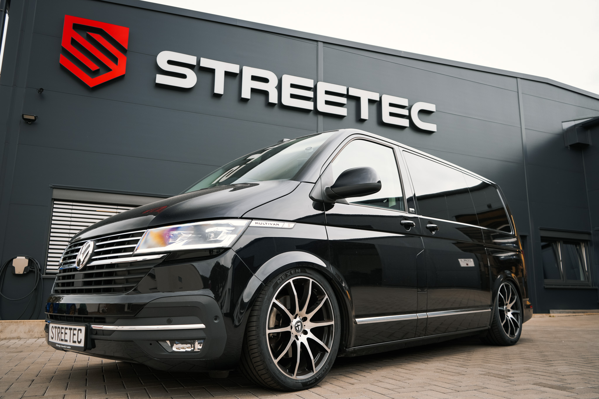 VW T6.1 Multivan 20" Tomason - Projekt Bild