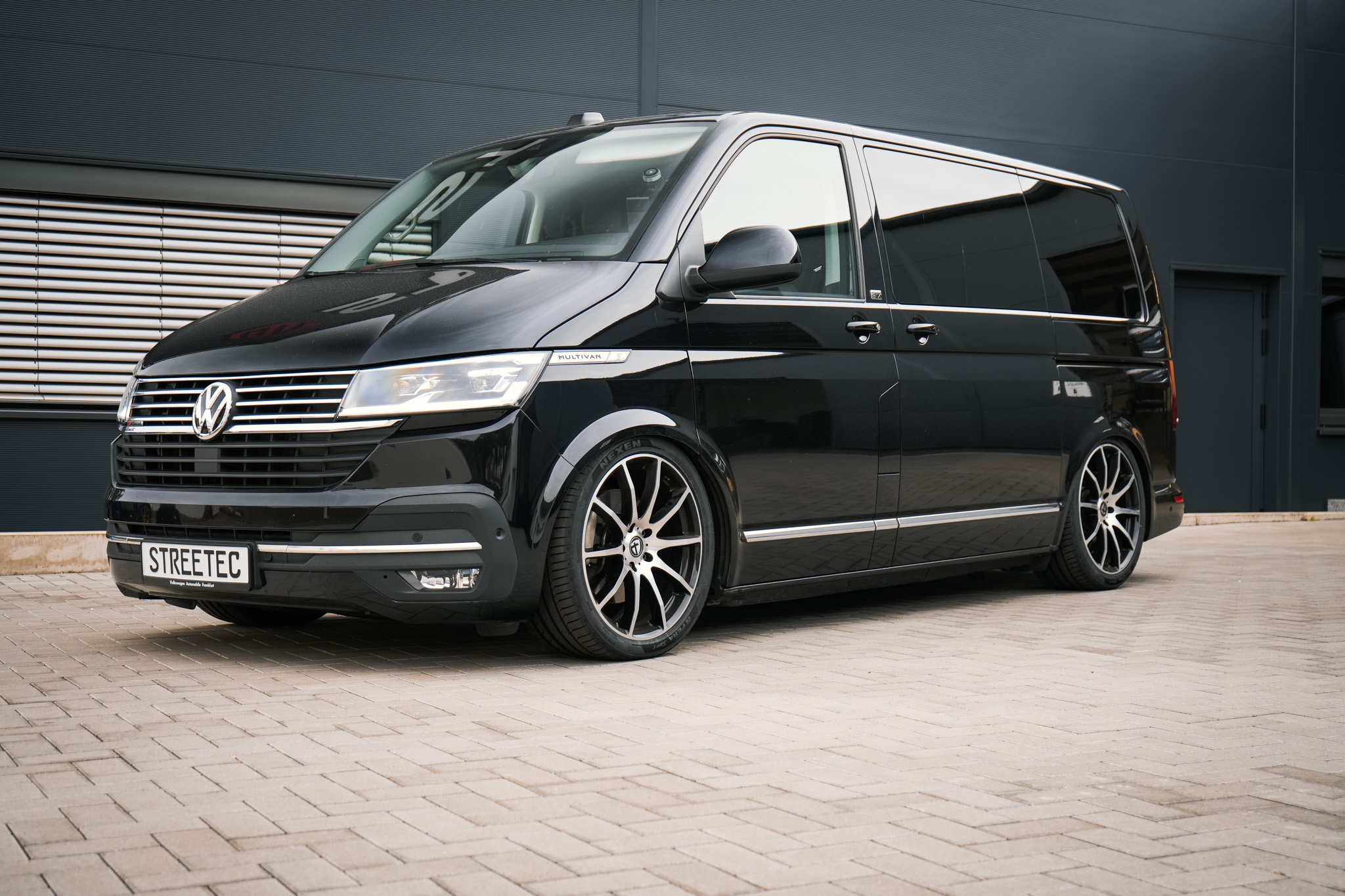 VW T6.1 Multivan 20" Tomason - Projekt Bild