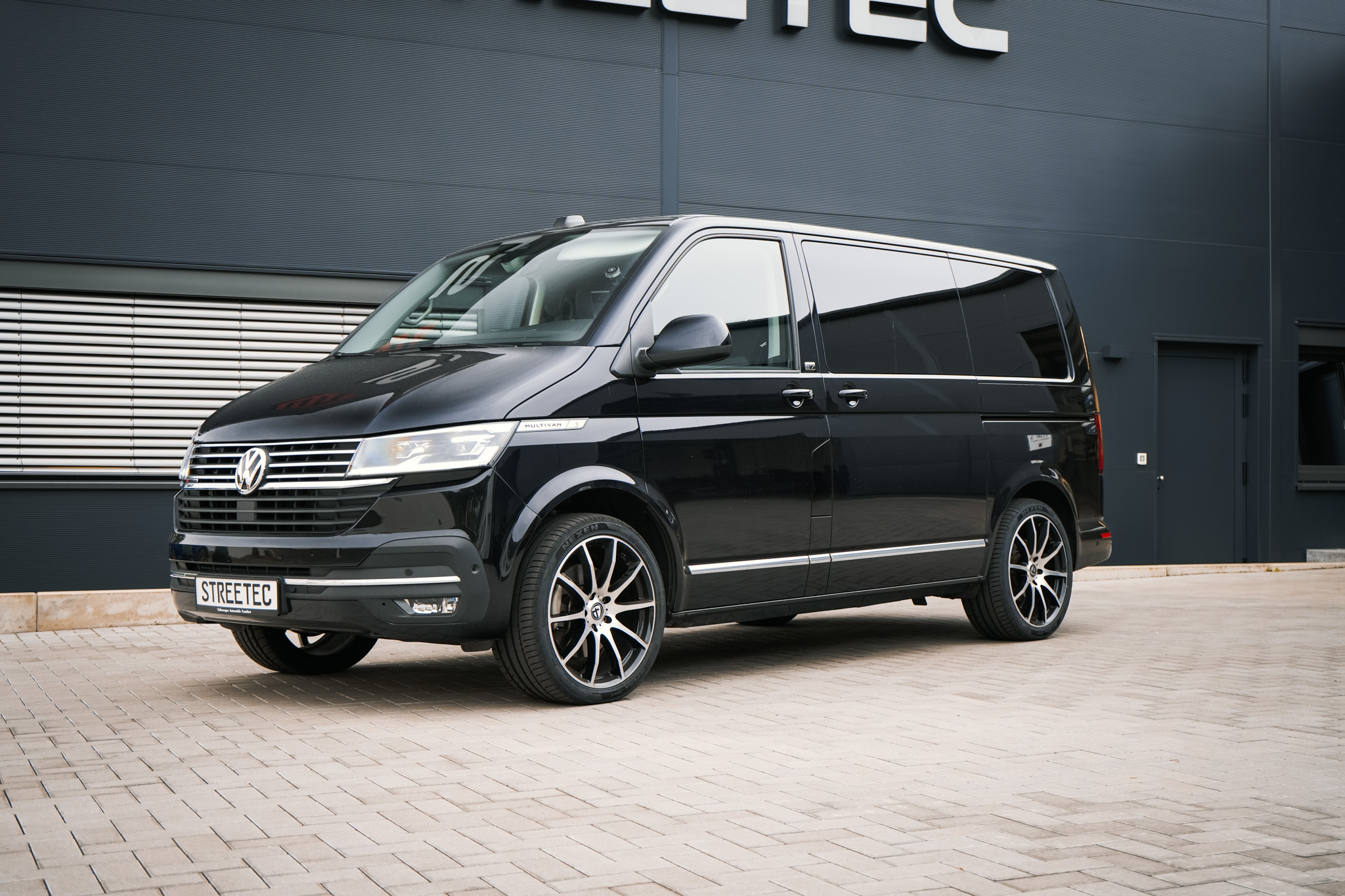 VW T6.1 Multivan 20" Tomason - Projekt Bild