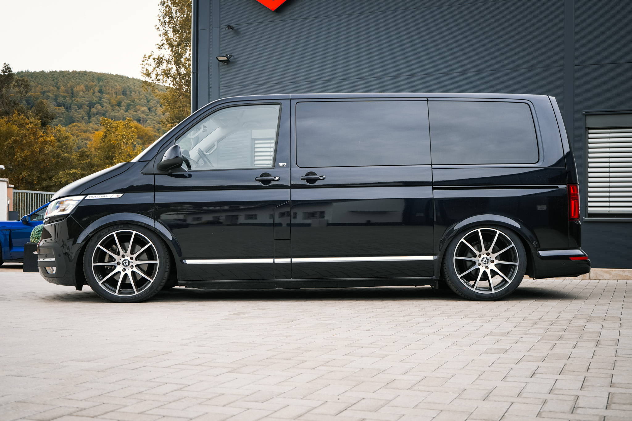 VW T6.1 Multivan 20" Tomason - Projekt Bild