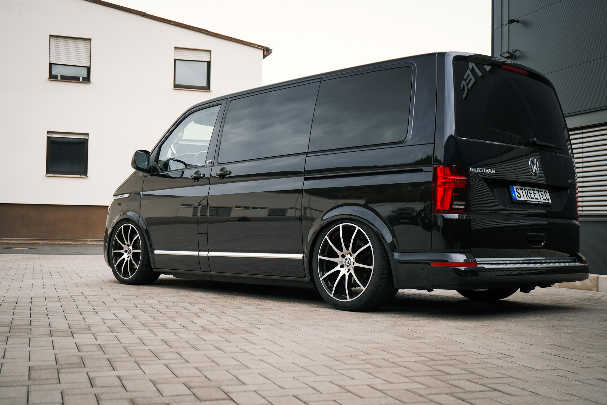 VW T6.1 Multivan 20" Tomason - Projekt Bild