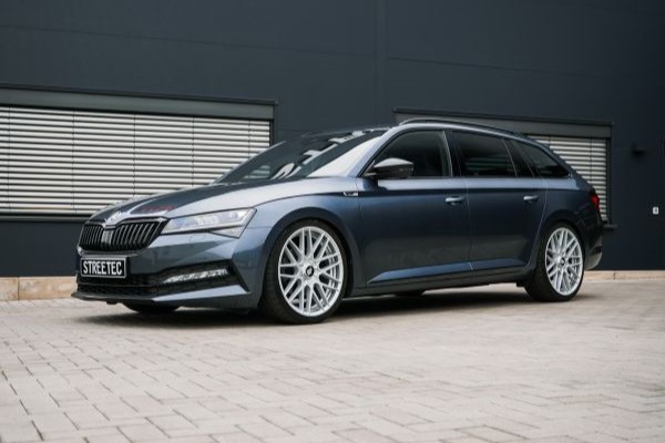 Skoda Superb Combi 3Y Eibach + Rotiform