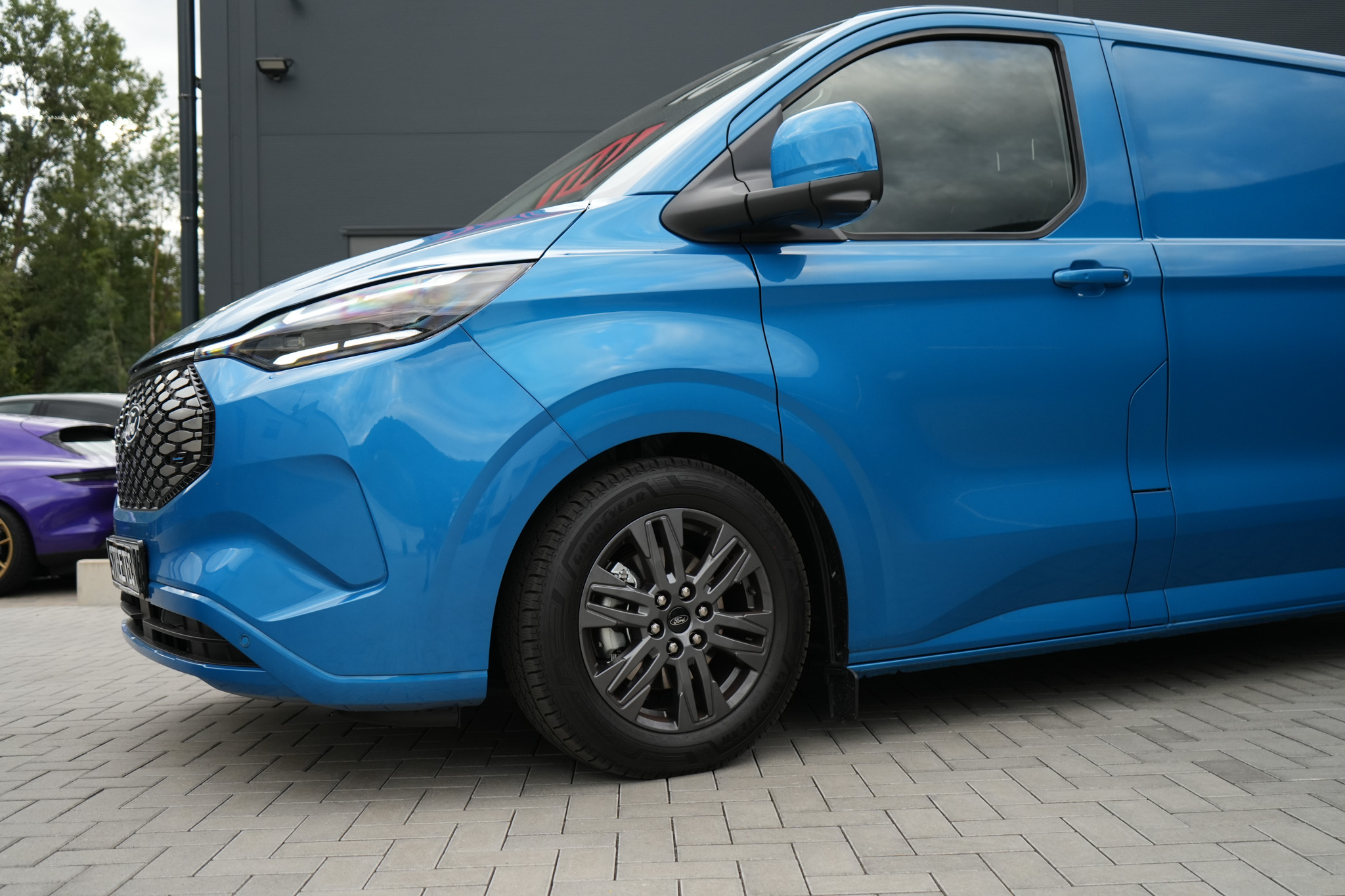 Ford Transit V710 e-Transit blue - Projekt Bild