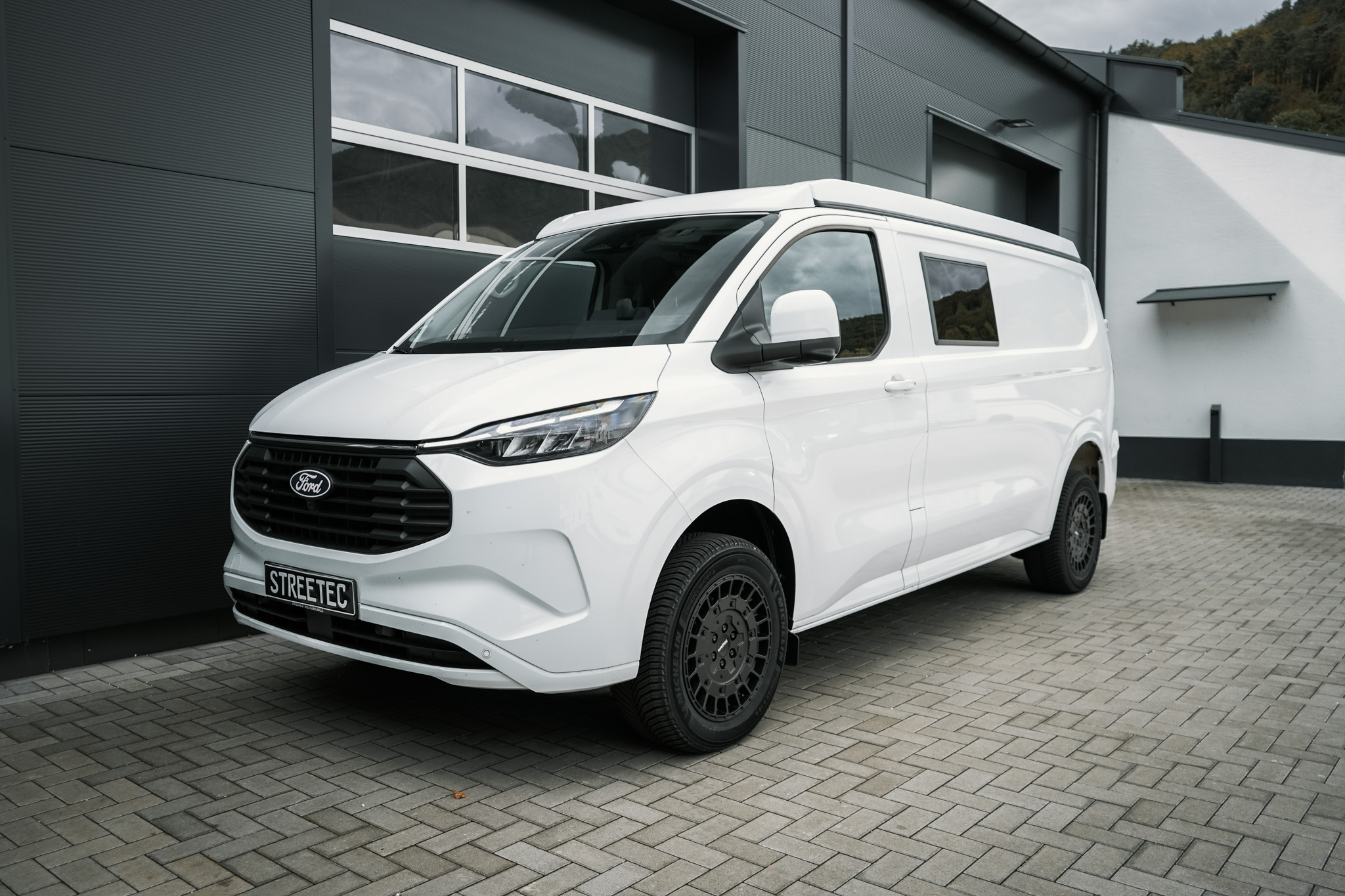 Ford Transit V710 Supermetal 18" - Projekt Bild