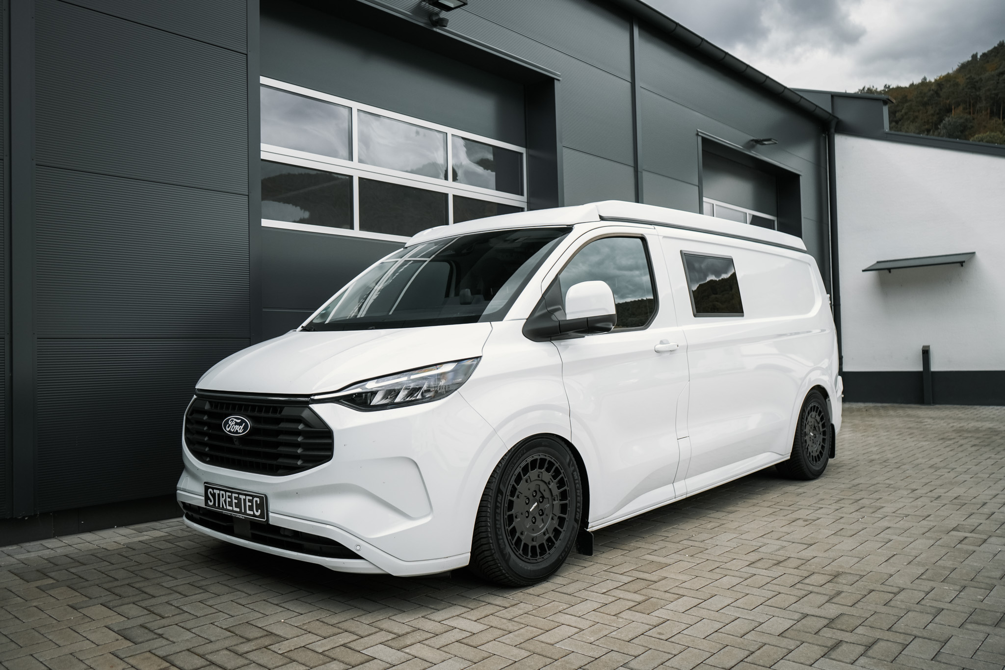 Ford Transit V710 Supermetal 18" - Projekt Bild