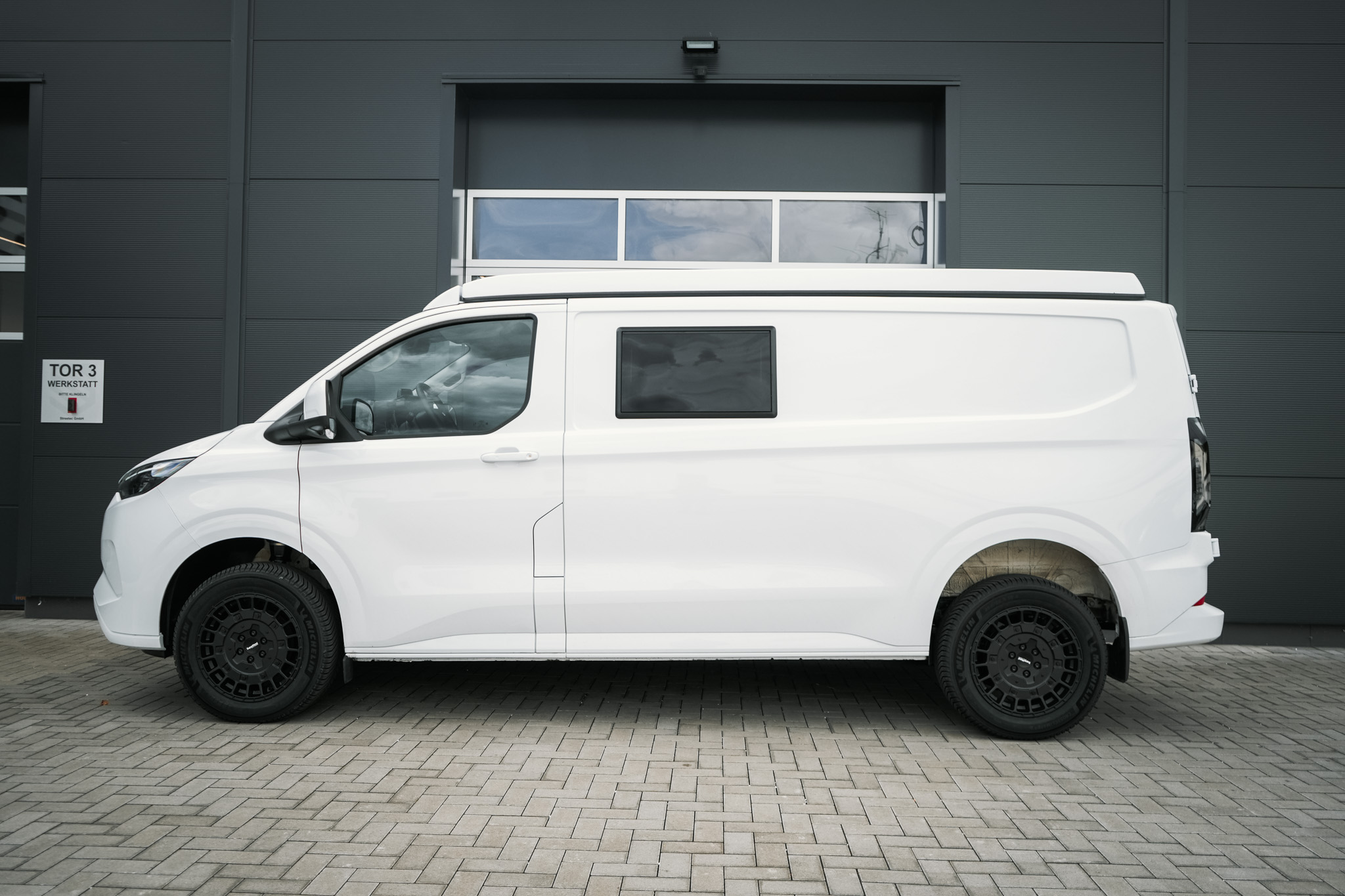 Ford Transit V710 Supermetal 18" - Projekt Bild