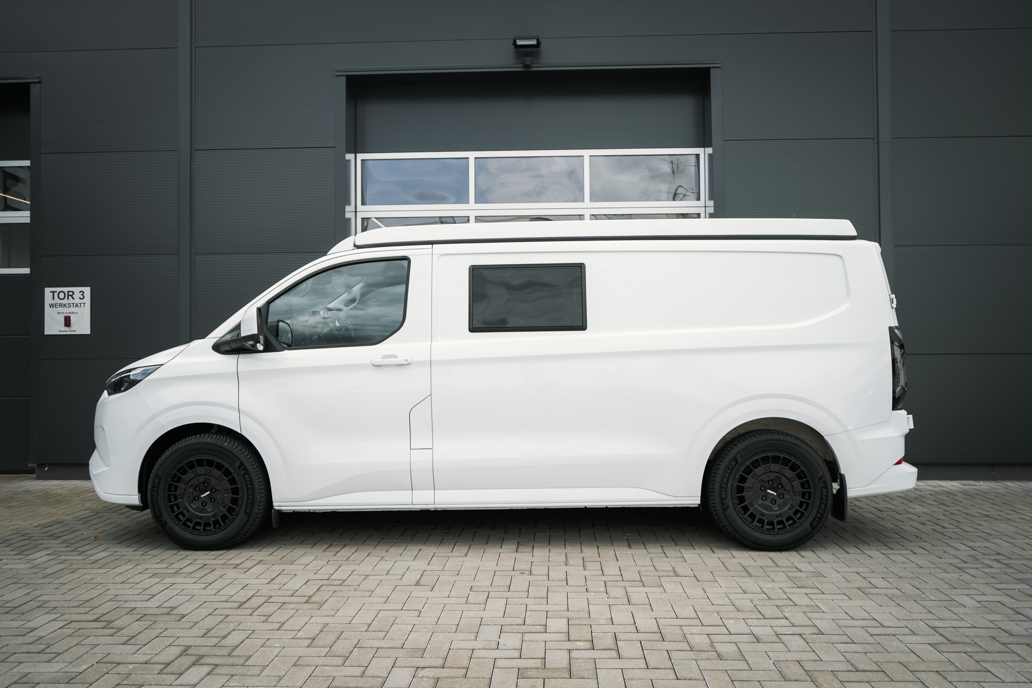 Ford Transit V710 Supermetal 18" - Projekt Bild