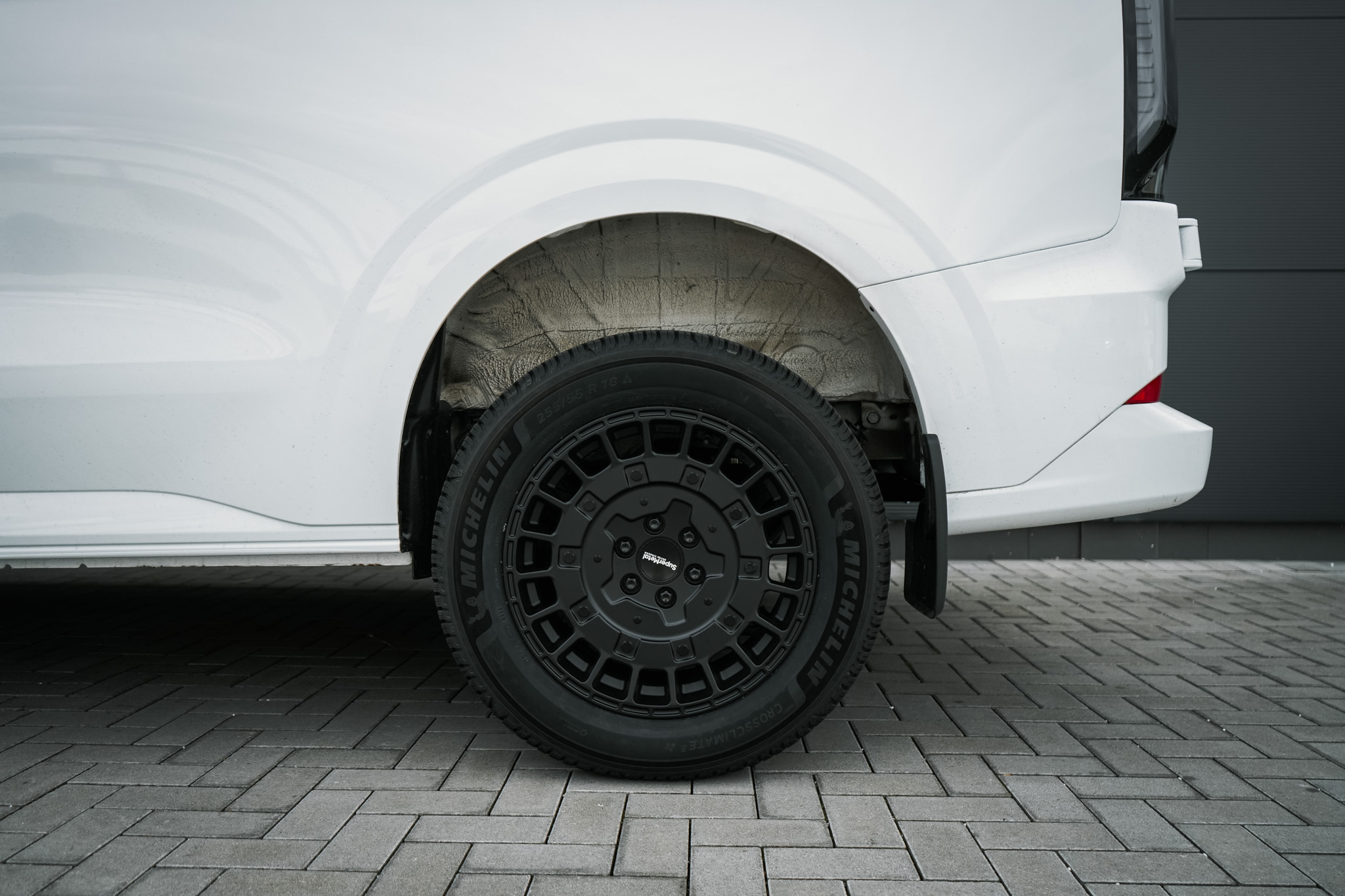 Ford Transit V710 Supermetal 18" - Projekt Bild
