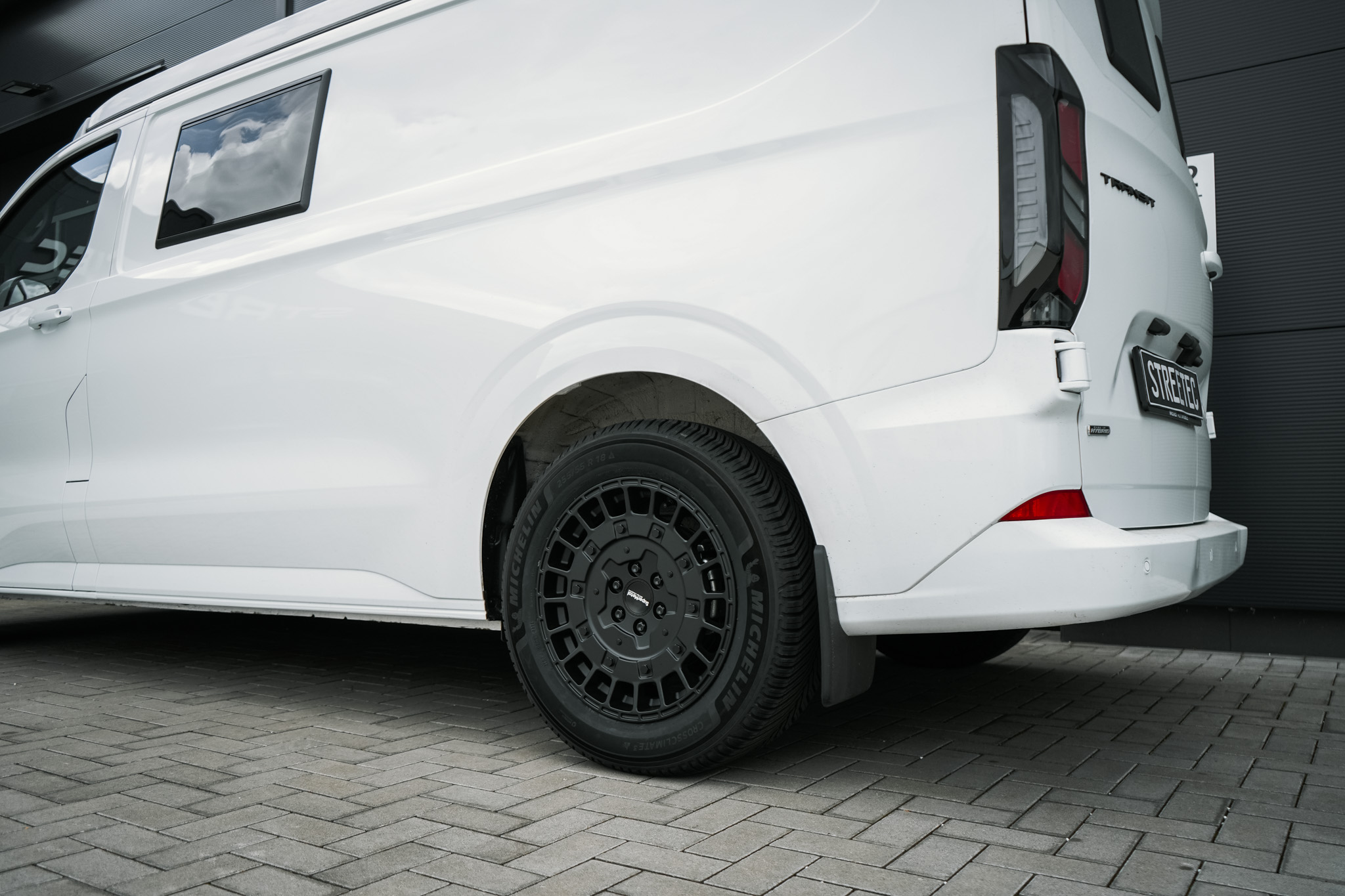 Ford Transit V710 Supermetal 18" - Projekt Bild