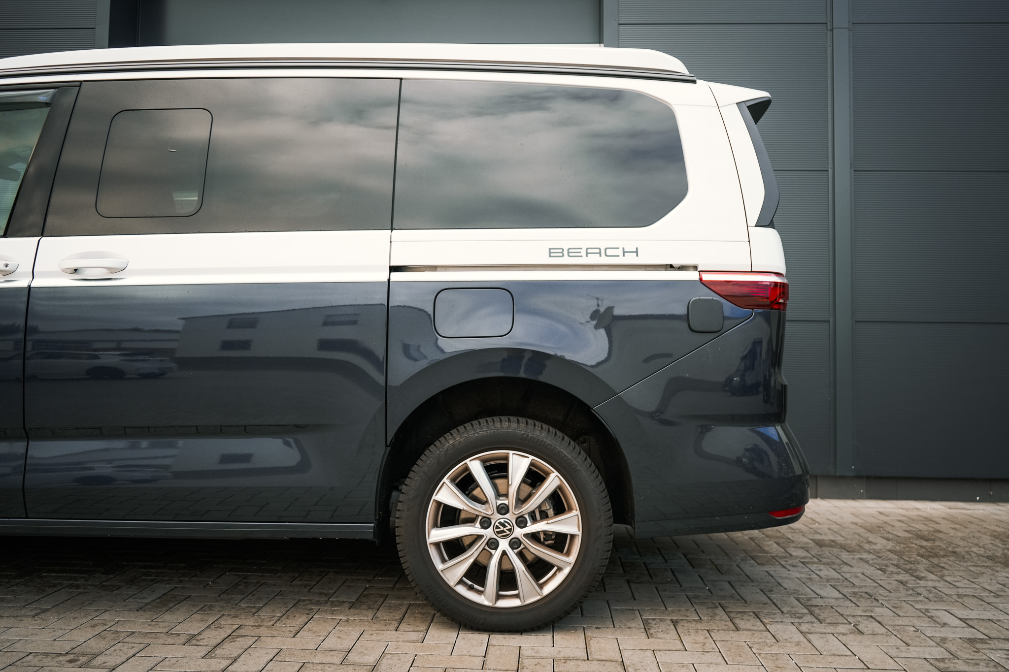 VW T7 Multivan/California Ocean 4motion eHybrid white/blue - Projekt Bild