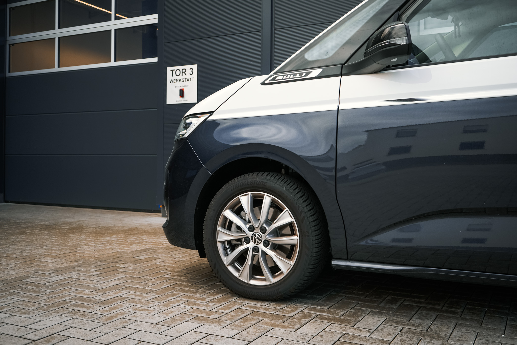 VW T7 Multivan/California Ocean 4motion eHybrid white/blue - Projekt Bild