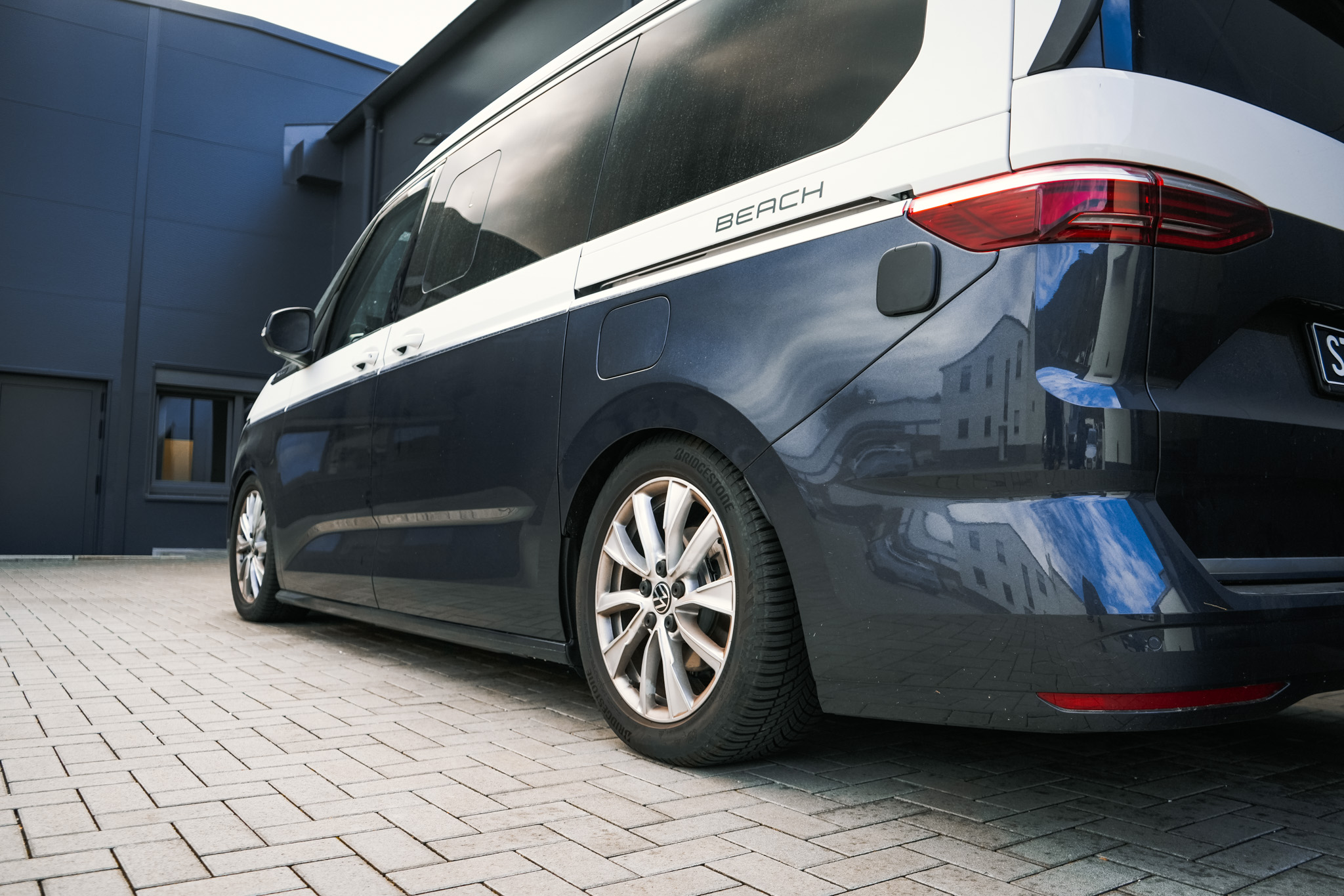 VW T7 Multivan/California Ocean 4motion eHybrid white/blue - Projekt Bild