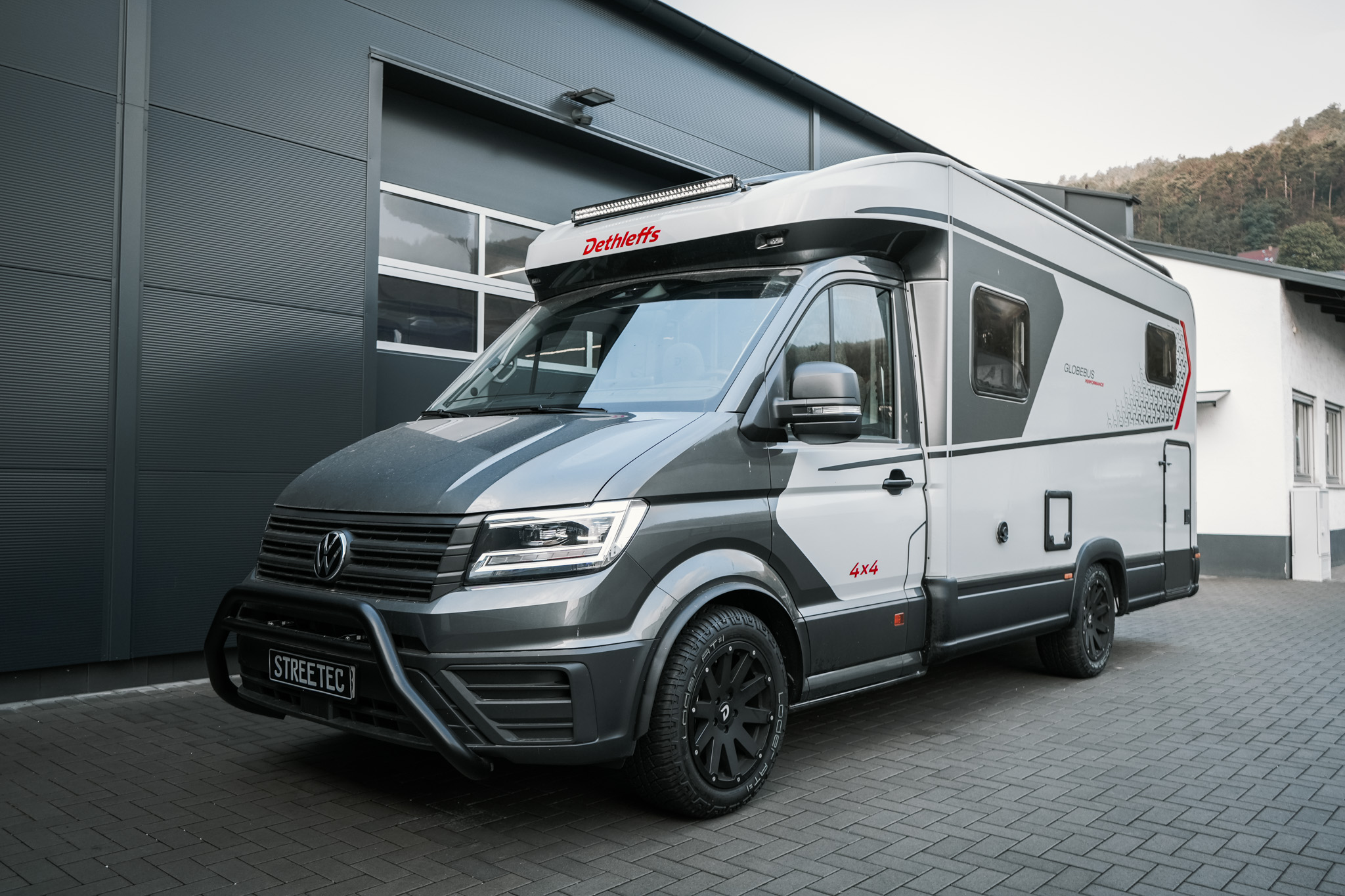 VW Crafter / Grand California Dethleffs Globebus Performance 4x4 - Projekt Bild