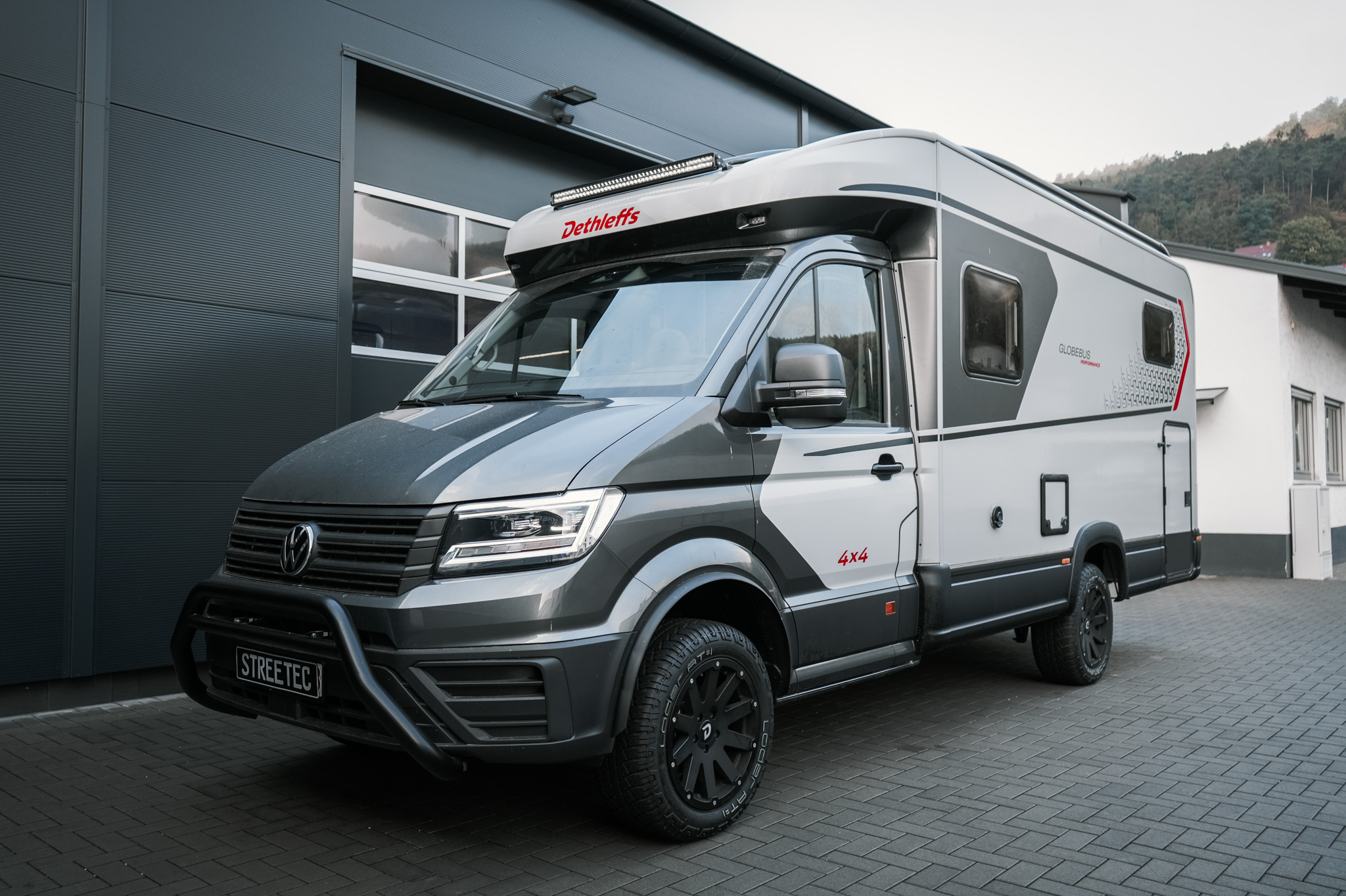 VW Crafter / Grand California Dethleffs Globebus Performance 4x4 - Projekt Bild
