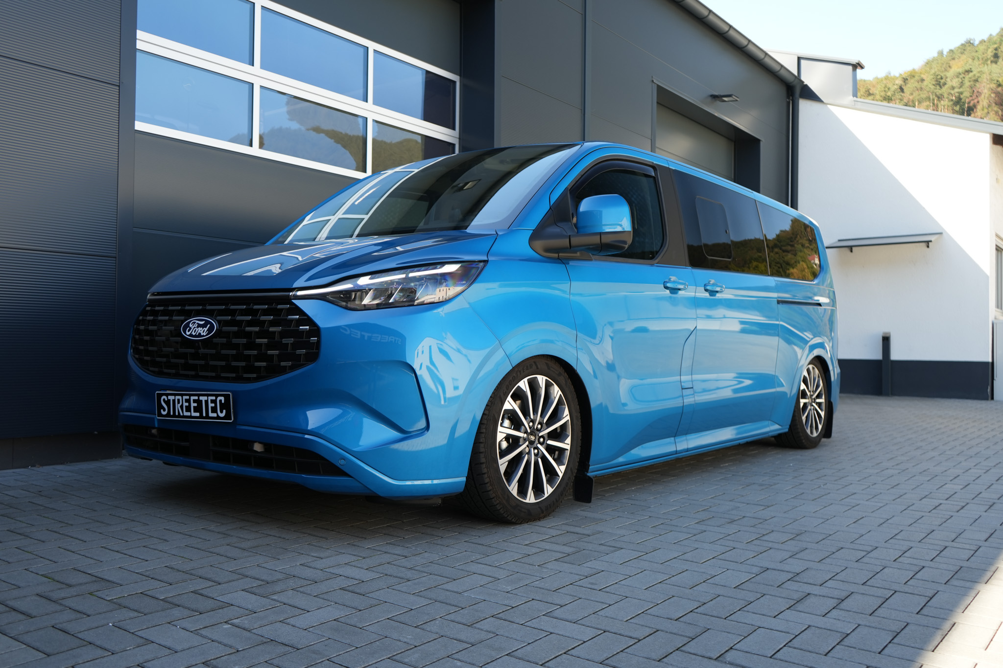 Ford Transit V710 Tourneo 19" blue - Projekt Bild