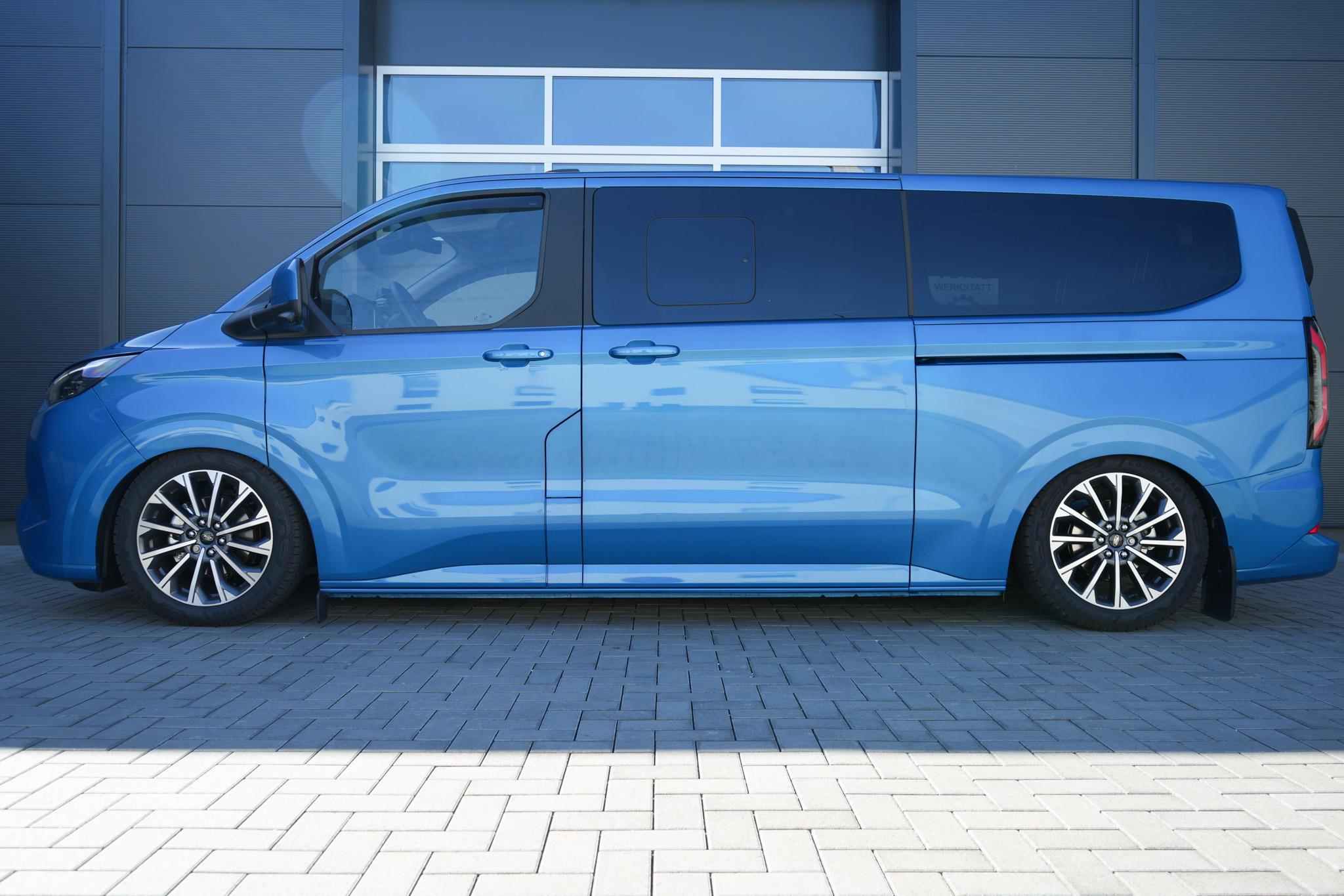 Ford Transit V710 Tourneo 19" blue - Projekt Bild
