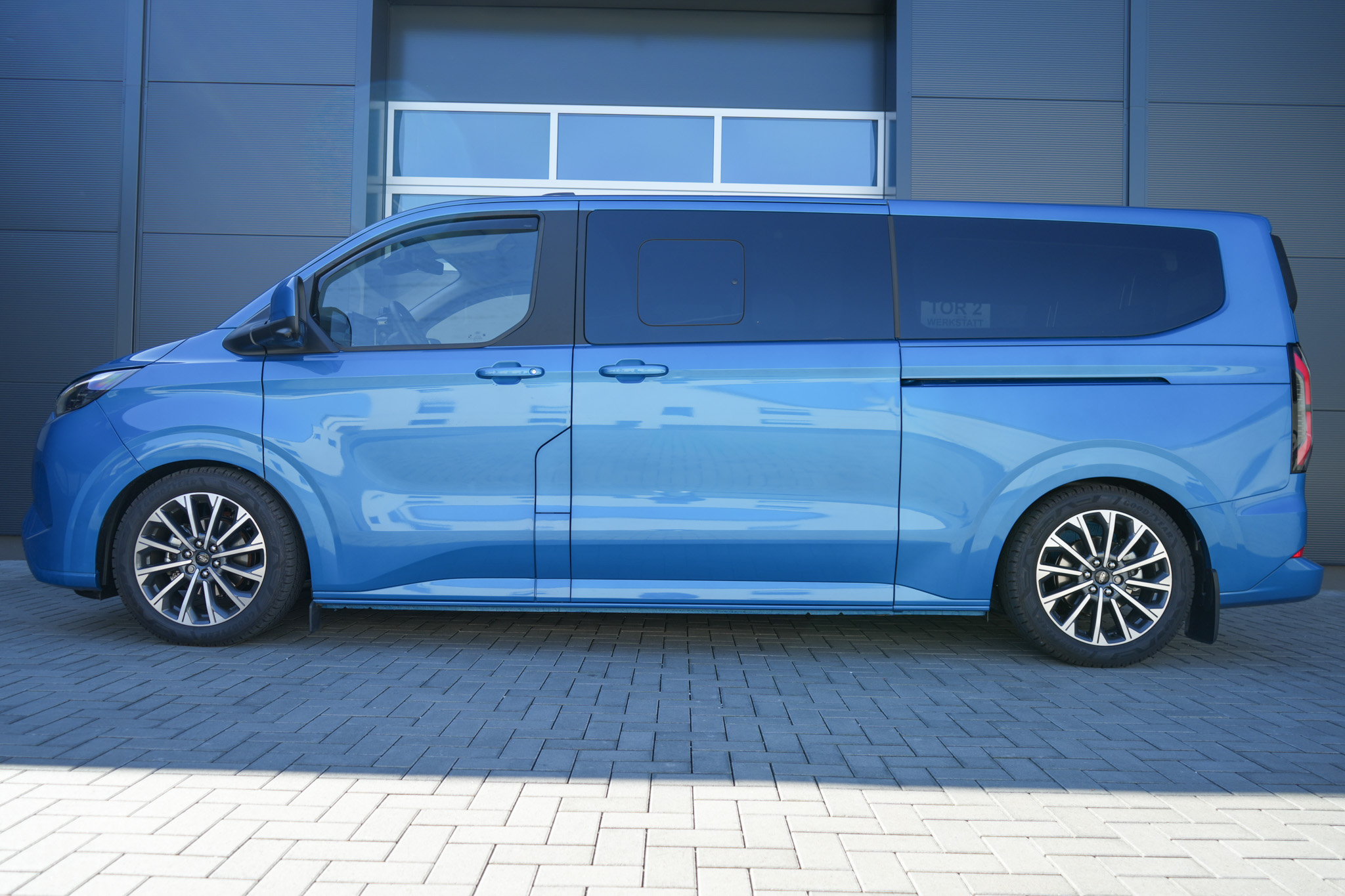 Ford Transit V710 Tourneo 19" blue - Projekt Bild