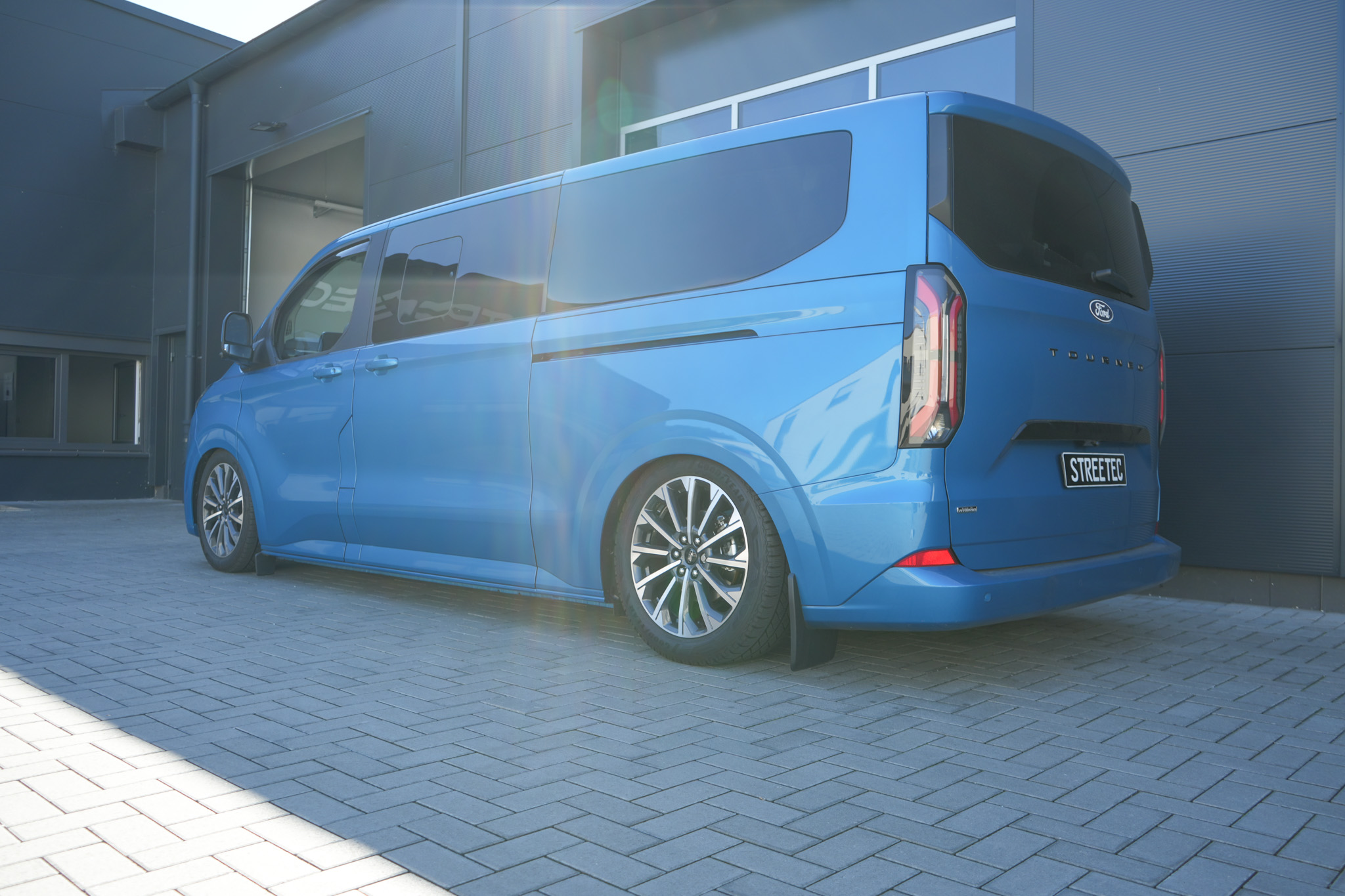 Ford Transit V710 Tourneo 19" blue - Projekt Bild