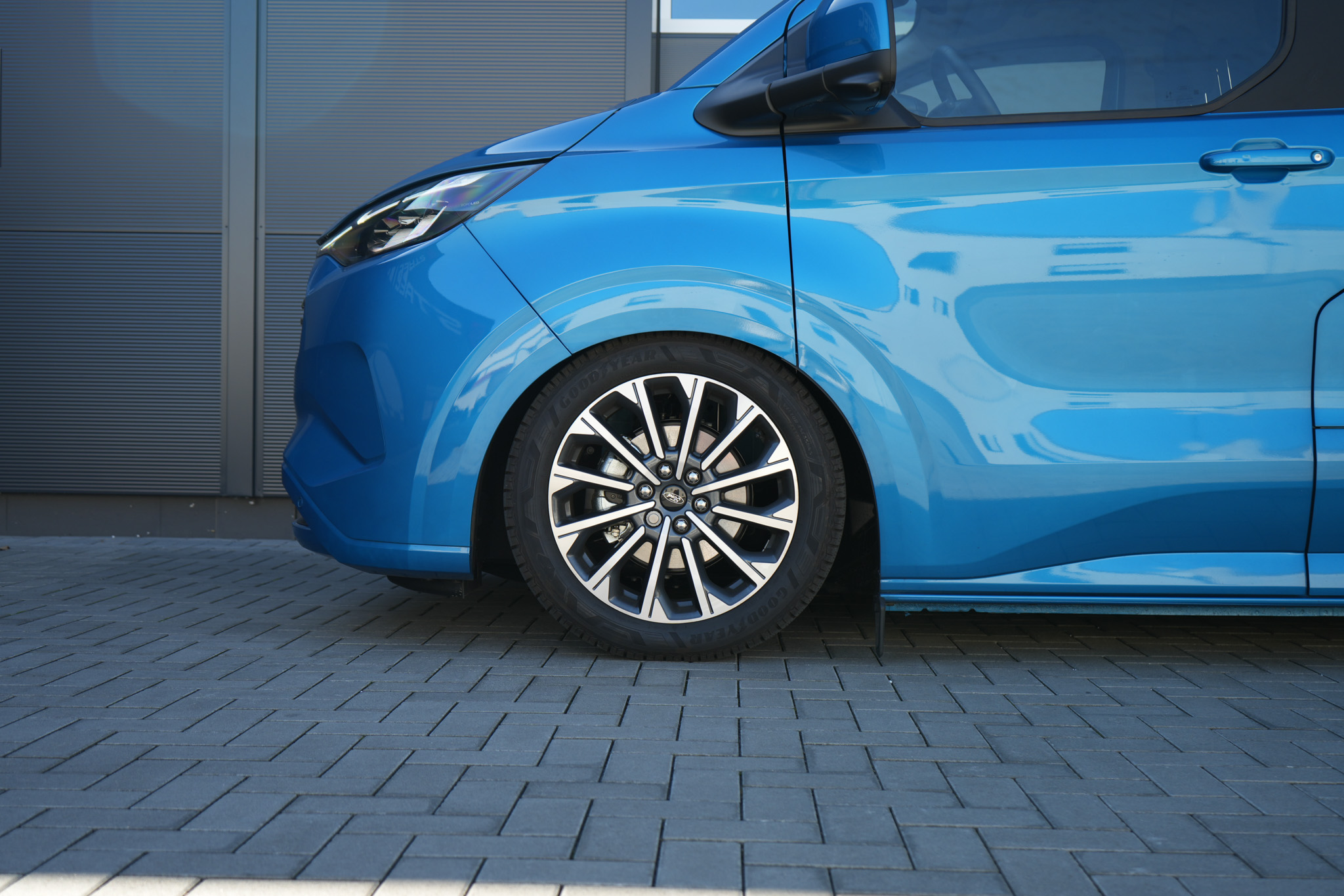 Ford Transit V710 Tourneo 19" blue - Projekt Bild