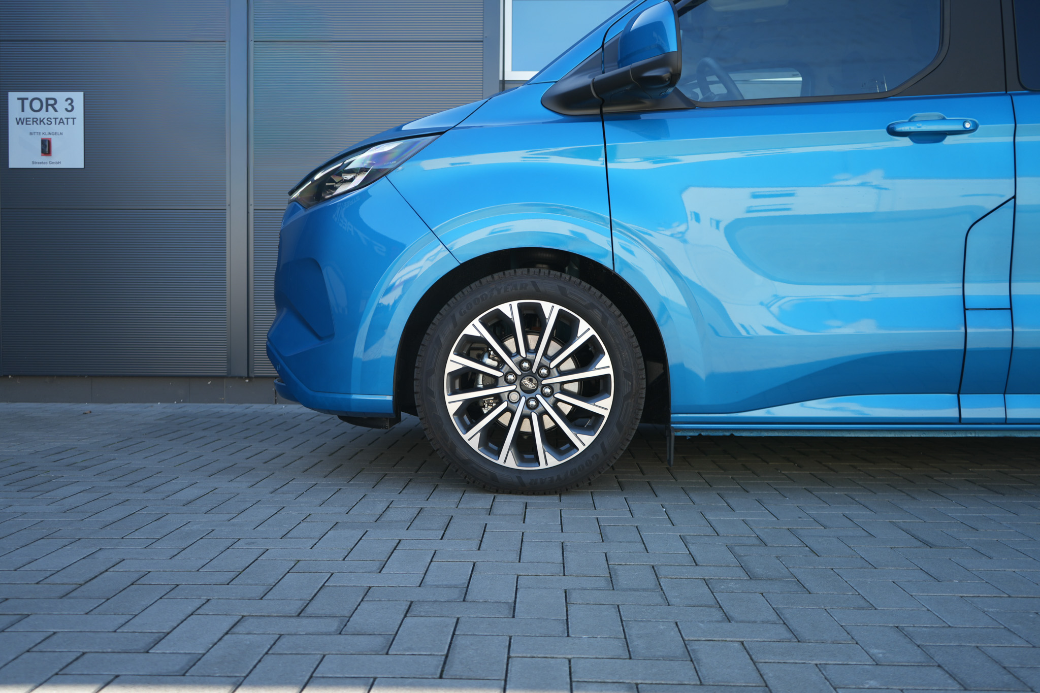 Ford Transit V710 Tourneo 19" blue - Projekt Bild