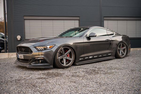 Ford Mustang S550 Air Lift + Oxigin