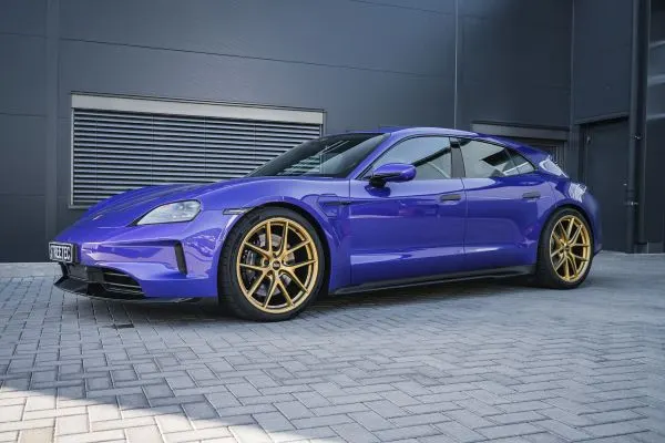 Porsche Taycan Sport Turismo GTS 'Purple Sky'