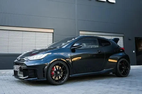 Toyota Yaris GR Aero Performance Pack ALL BLACK