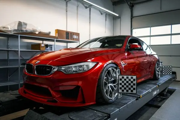 BMW F82 M4 Racing