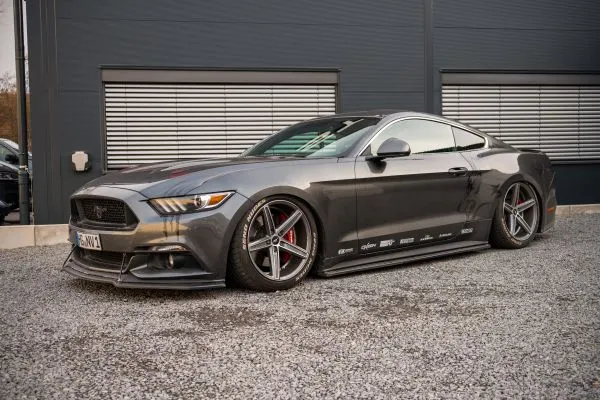 Ford Mustang S550 Air Lift + Oxigin