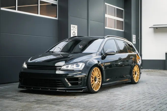 VW Golf 7 R Variant 'Bentley-green'